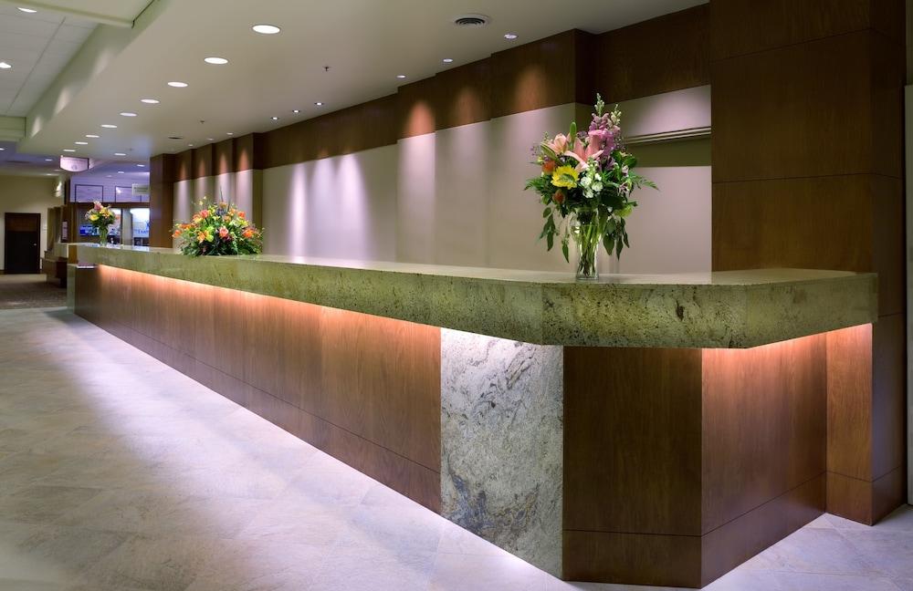 Doubletree By Hilton Hotel & Executive Meeting Center Omaha-Downtown Exterior photo